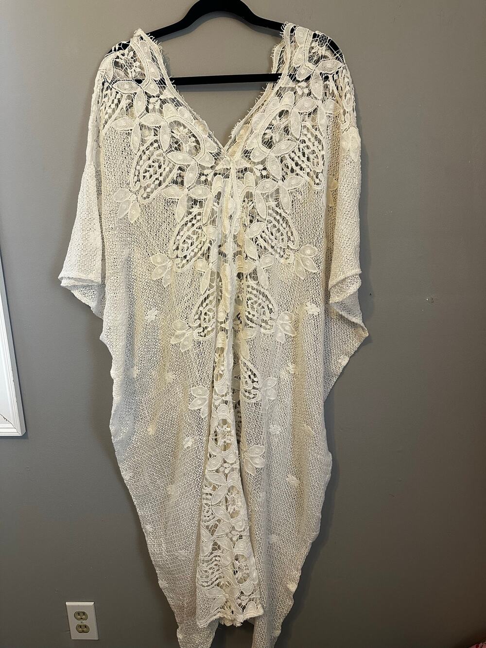 Miguelina Cream Crochet Floral Lace Kimono Boho Beach Cover Up Resort sz S